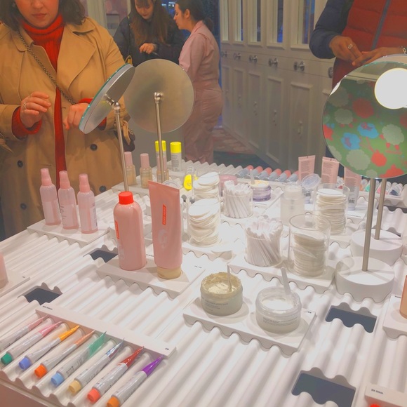 Meet your Posher, Anna - Picture 1 of 1